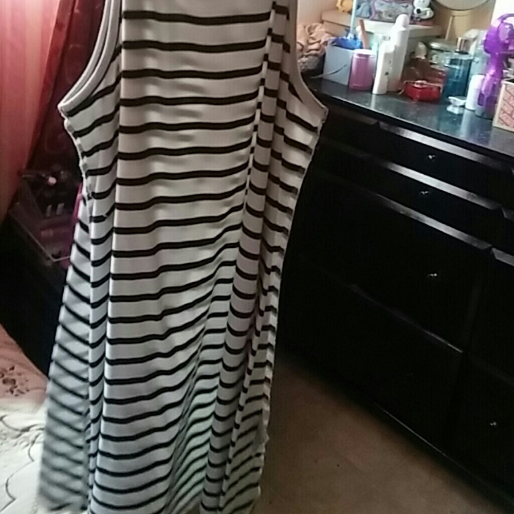 The hanger Dress